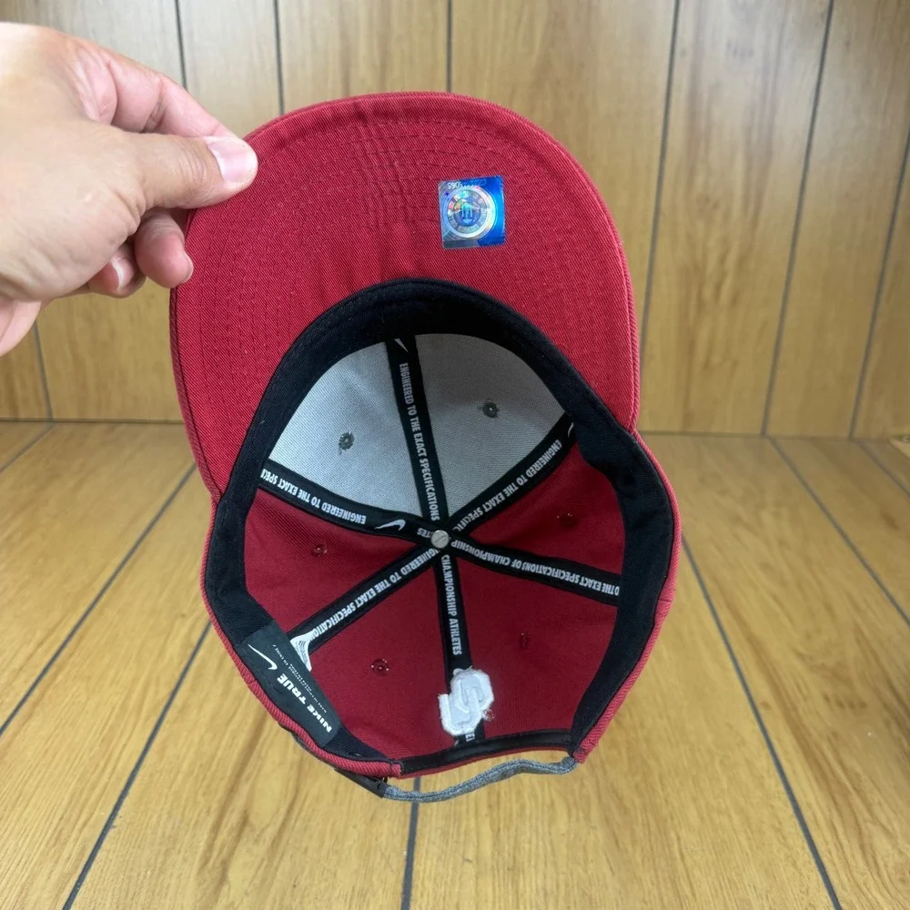 Nike True Oklahoma Sooners‎ OU Red Grey Baseball Cap Hat One Size Fits Most